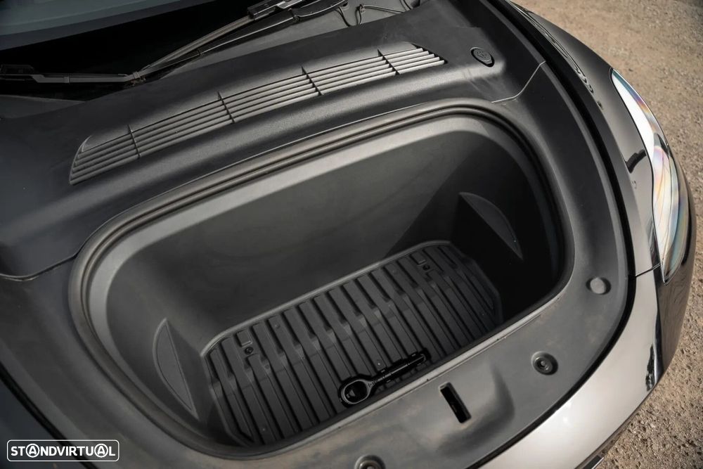 Tesla Model Y Standard - 22