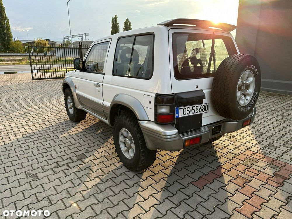 Mitsubishi Pajero - 2