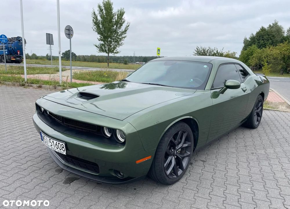 Dodge Challenger - 2