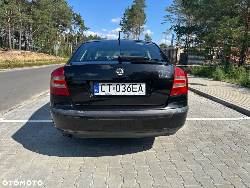 Skoda Octavia 1.6 Elegance - 6