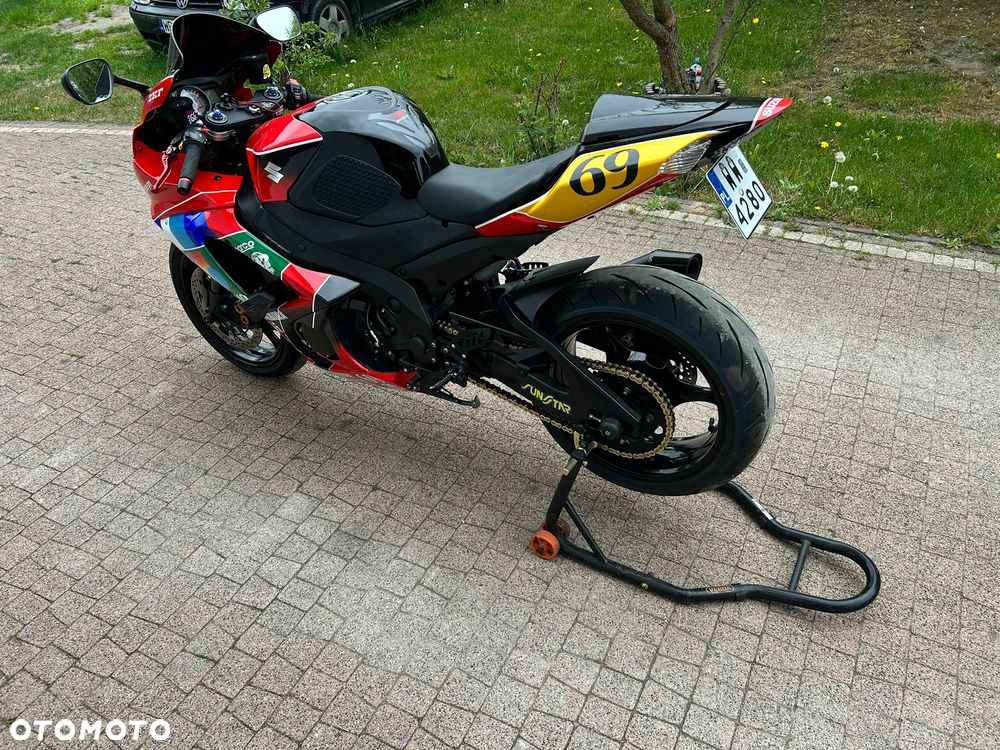 Suzuki GSX-R - 38