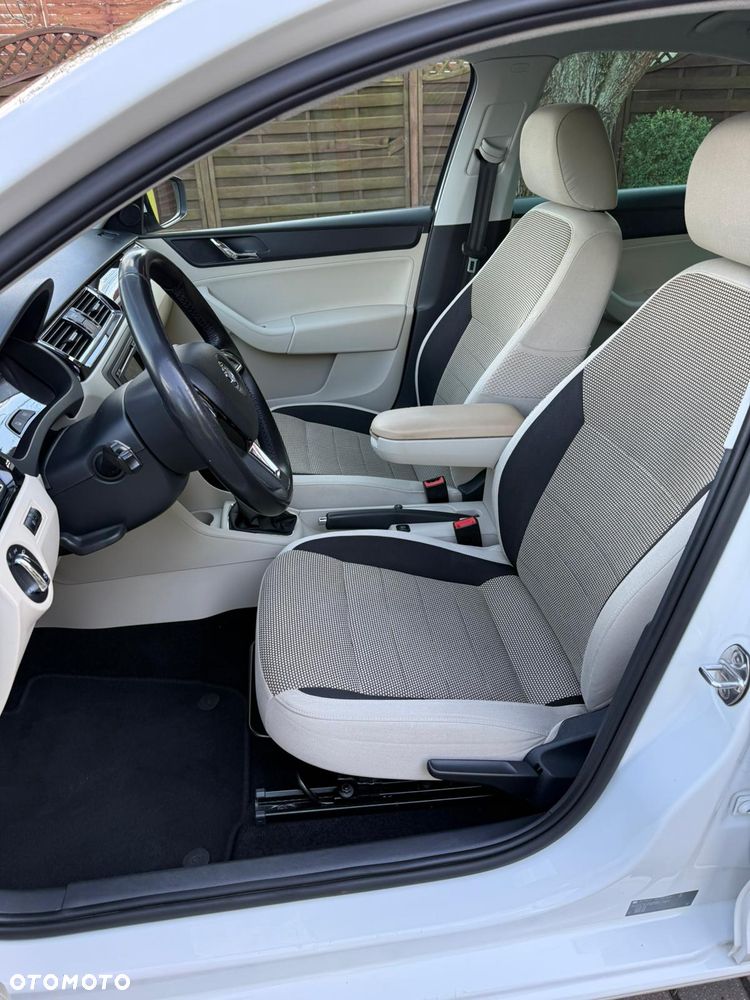 Skoda RAPID 1.6 TDI DPF Style Plus - 11