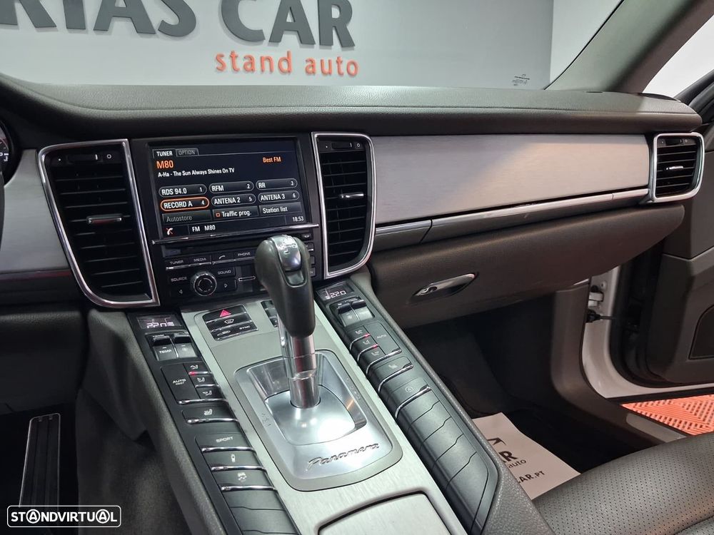 Porsche Panamera - 21