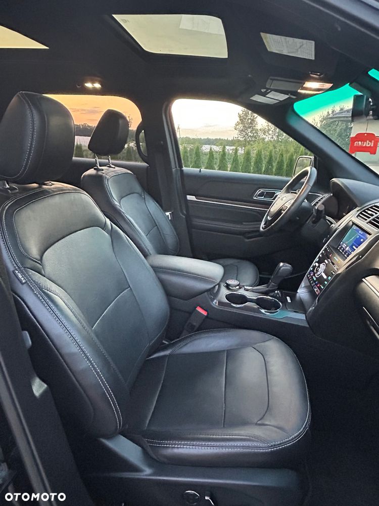 Ford Explorer - 16