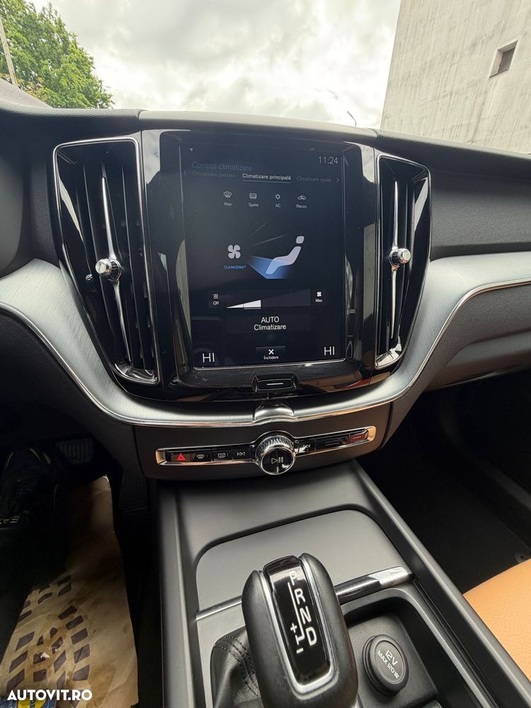 Volvo XC 60 D4 AWD Momentum - 15
