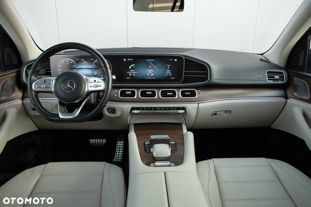 Mercedes-Benz GLS - 26