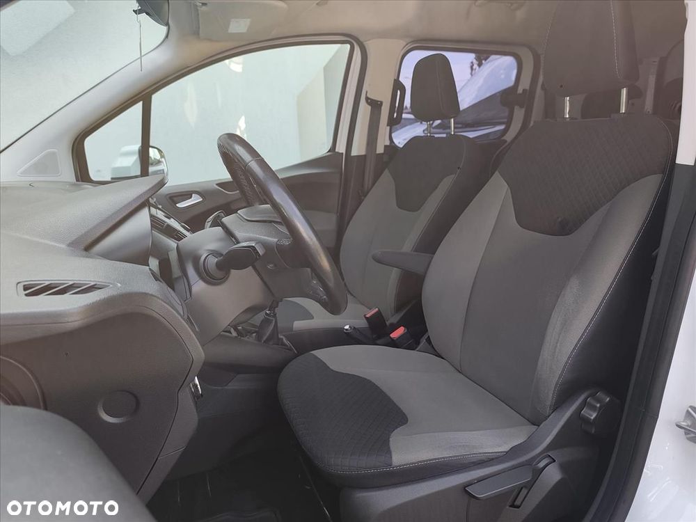 Ford transit-courier - 3