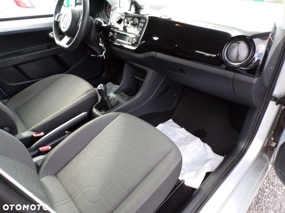 Volkswagen up! - 32