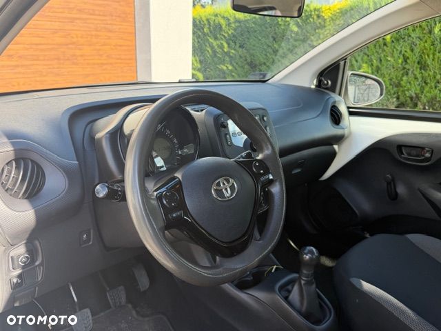 Toyota Aygo x - 10