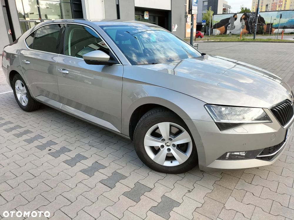 Skoda Superb 2.0 TDI Ambition DSG7 - 6