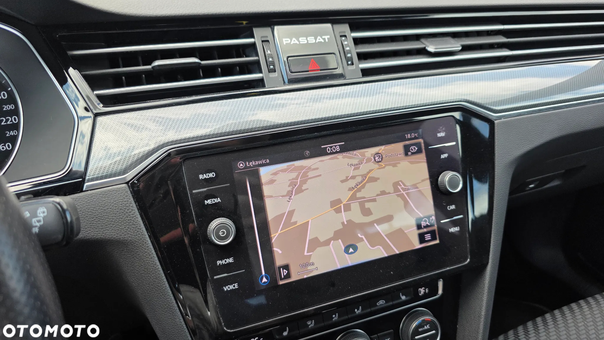 Volkswagen Passat Variant 2.0 TDI SCR DSG R-Line - 22