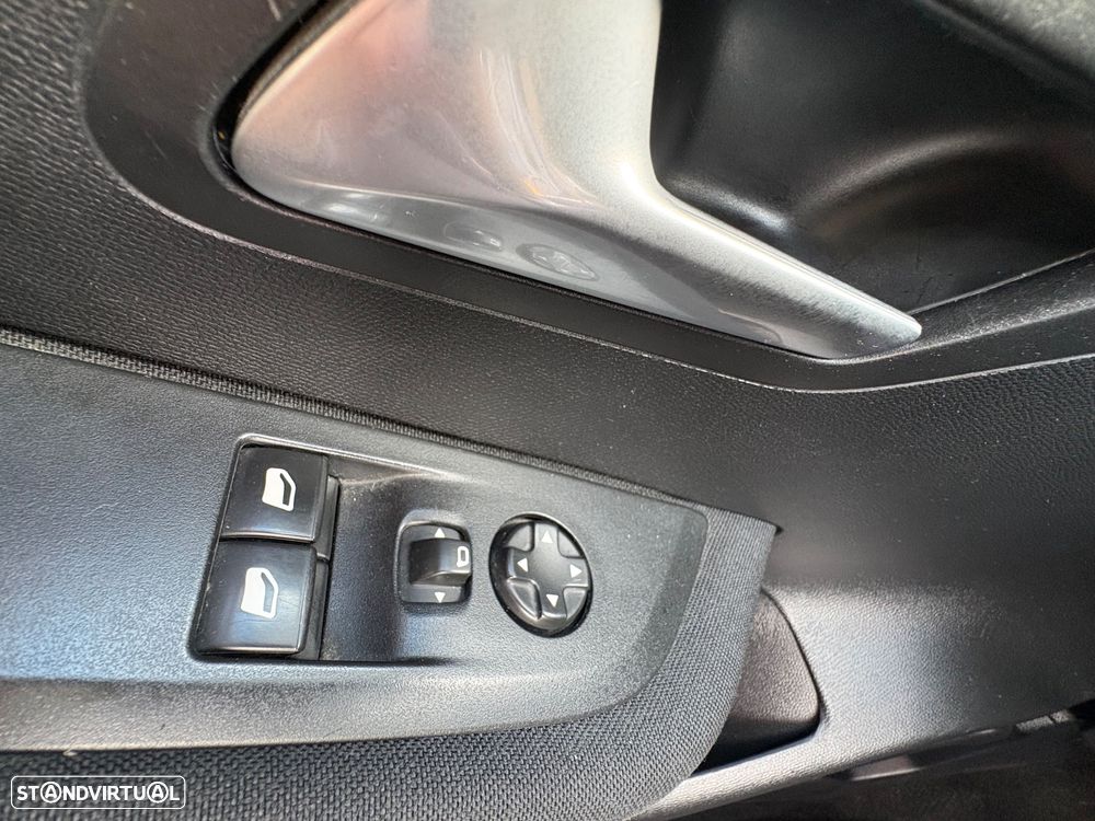 Peugeot 208 1.2 PureTech Active Pack - 21