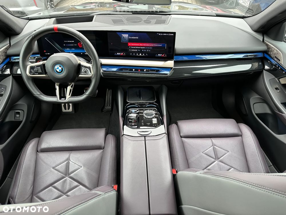 BMW i5 83.9kWh M60 xDrive - 8