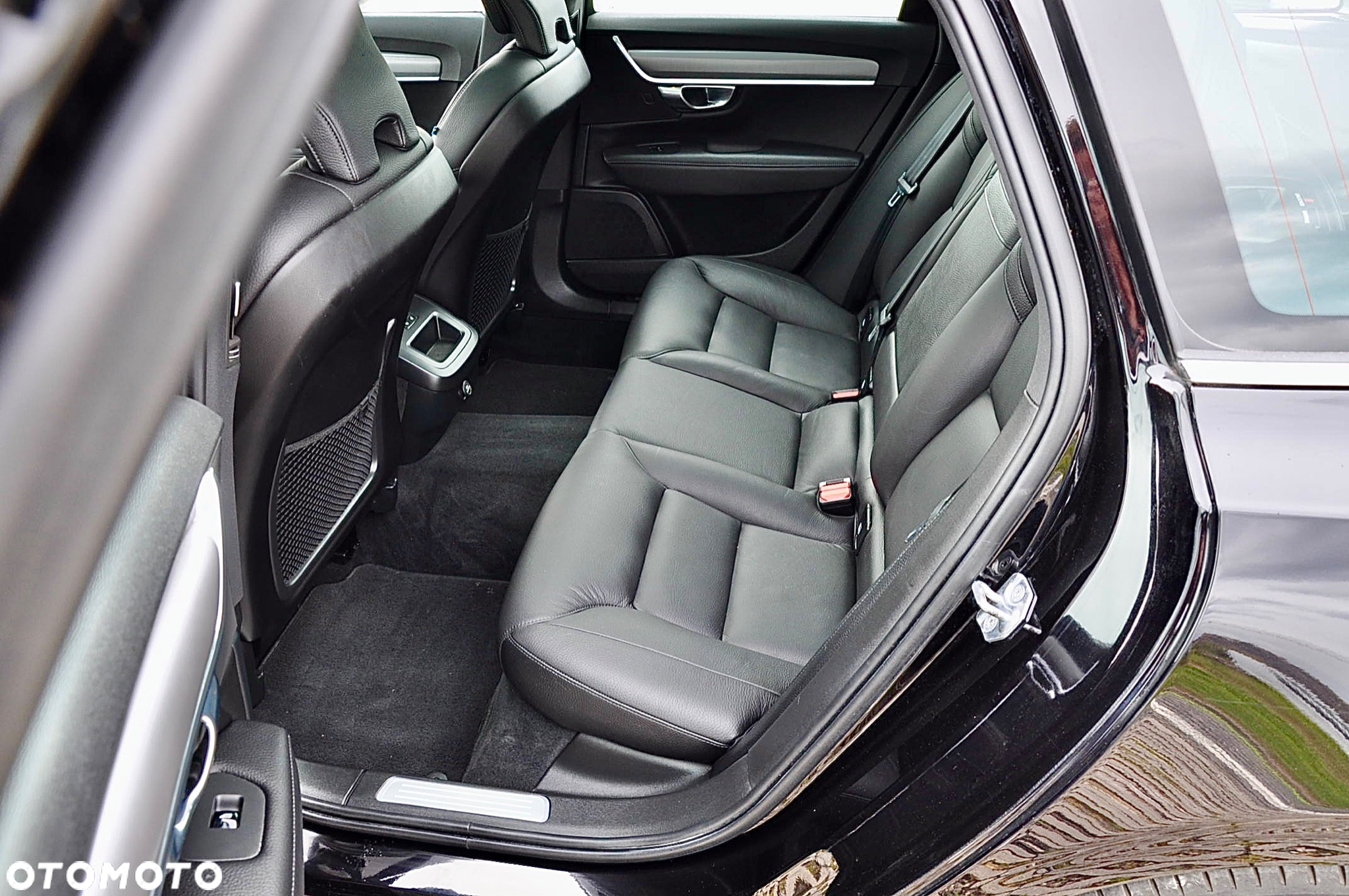 Volvo V90 D4 Geartronic Momentum Pro - 17