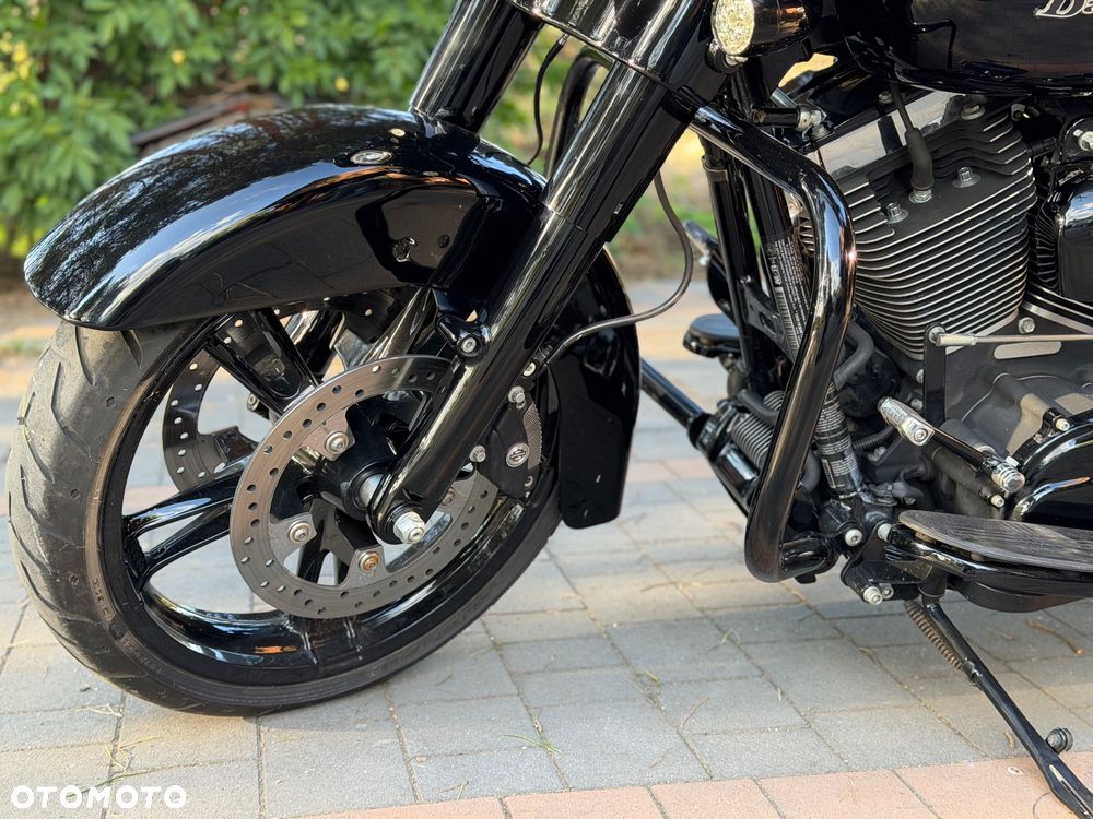 Harley-Davidson Touring Street Glide - 21