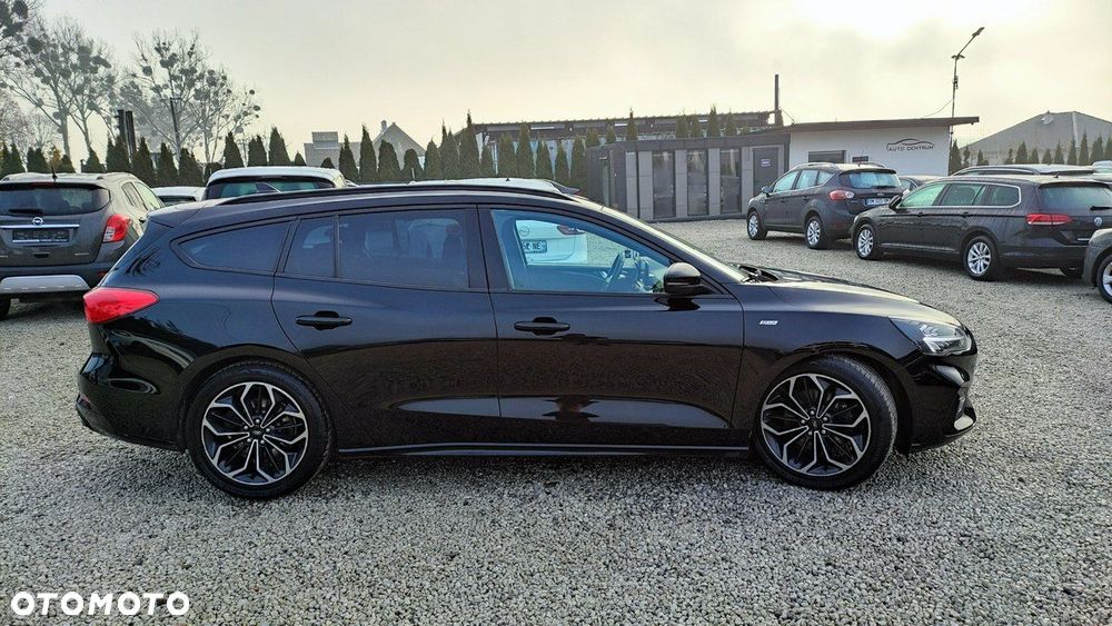 Ford Focus SW - 16