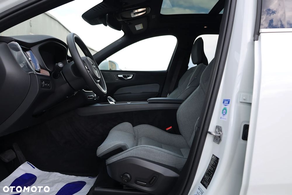 Volvo XC 60 T6 AWD Plug-In Hybrid Inscription - 22