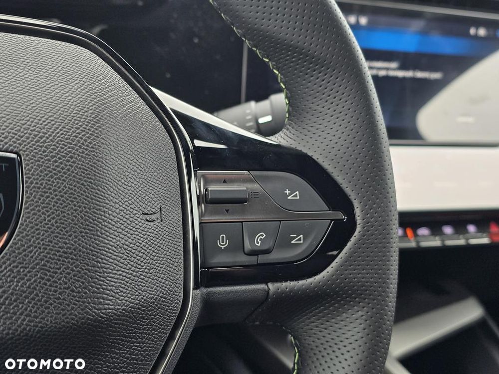 Peugeot 408 1.6 Plug-In Hybrid 225 GT EAT8 - 16