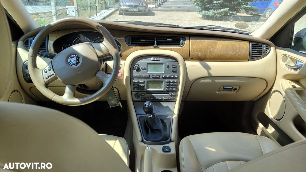 Jaguar X-Type 2.2 - 5