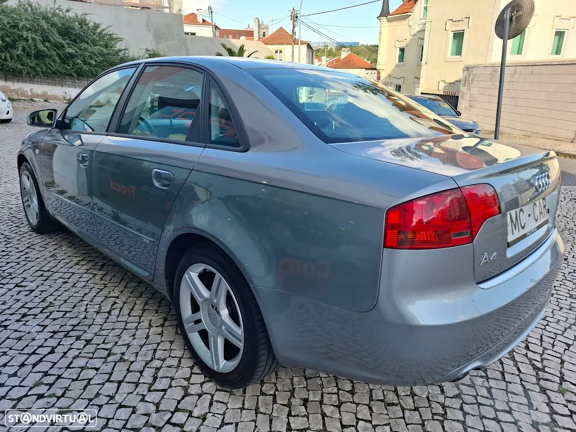 Audi A4 2.0 TDI S-line - 4