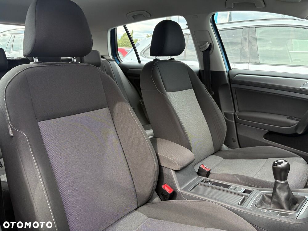 Volkswagen Golf - 17