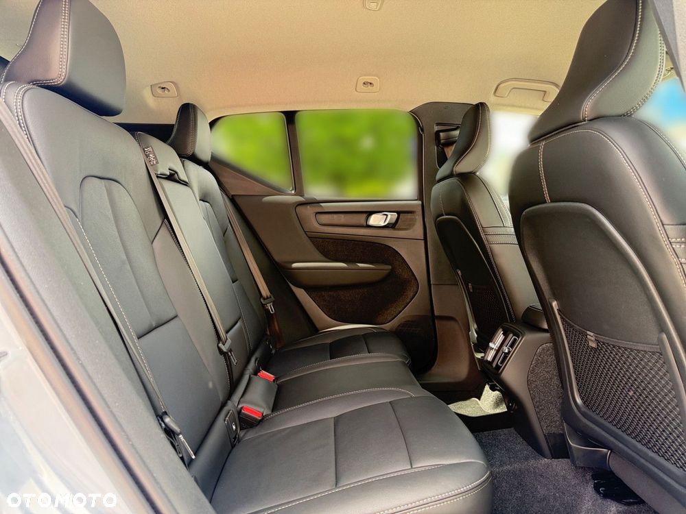 Volvo XC 40 - 25
