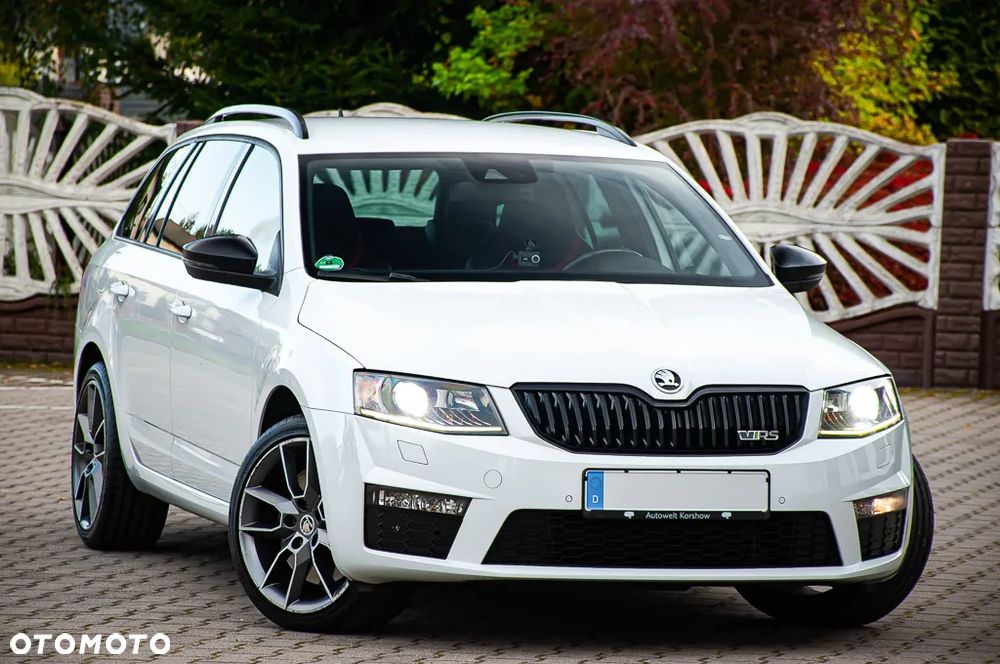 Skoda Octavia Combi 2.0 TDI DSG RS - 1