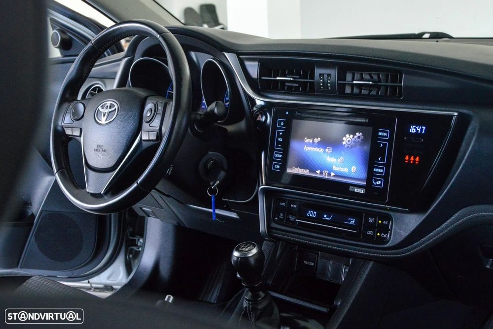 Toyota Auris 1.4 D-4D Comfort - 28