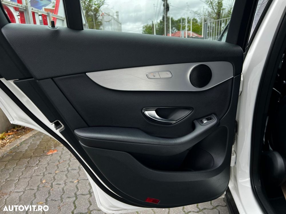 Mercedes-Benz GLC 250 4MATIC - 38