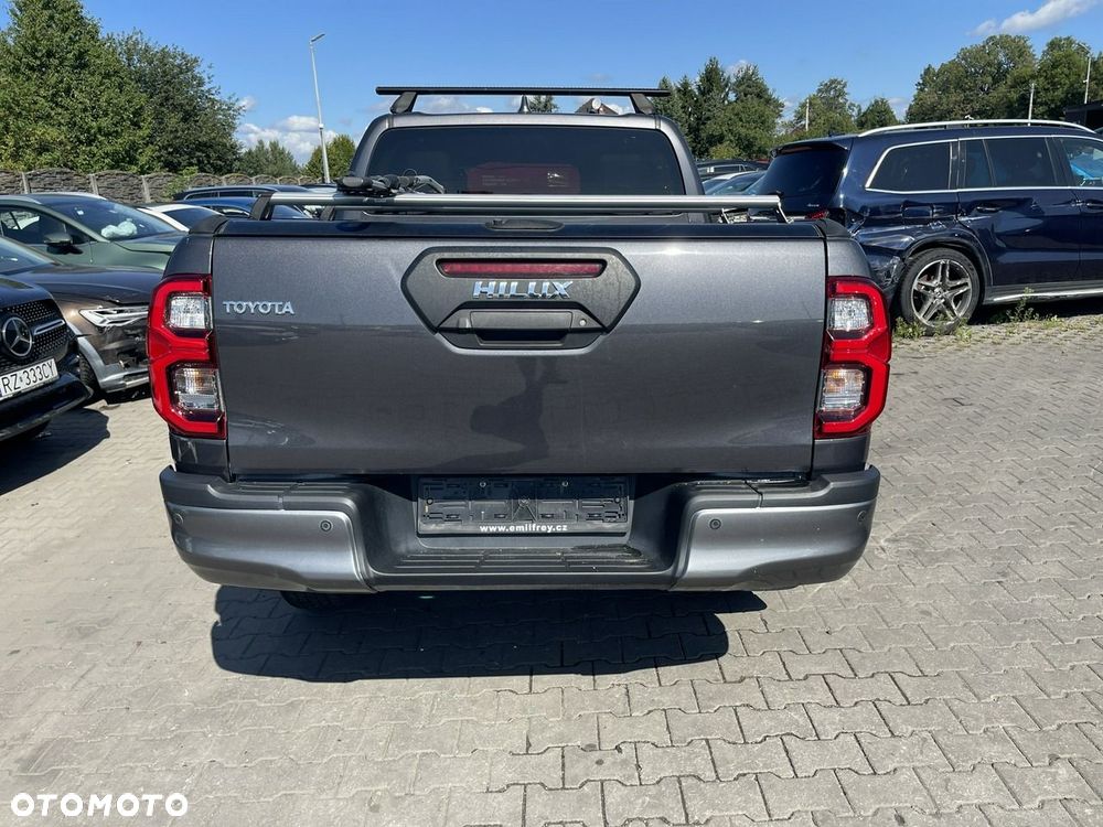 Toyota Hilux 4x4 Double Cab Autm Invincible - 8
