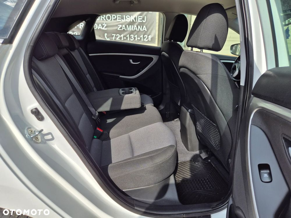 Hyundai i30 1.6 CRDi Comfort - 17