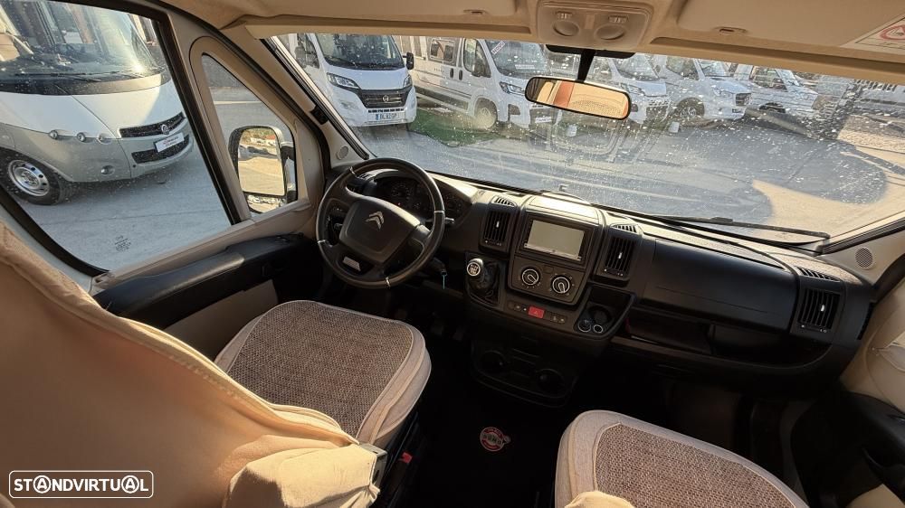 Adria Twin 600 SPT cama transversal - 15