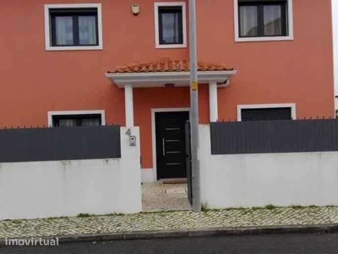 Moradia isolada T4 na Abrunheira - Sintra