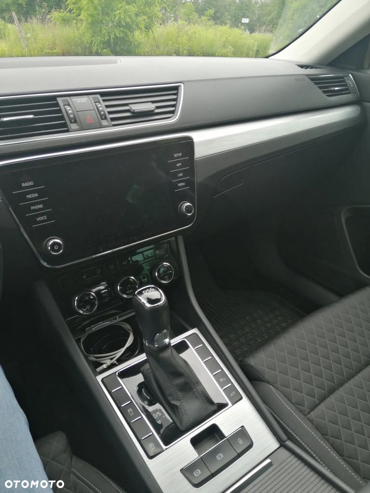 Skoda Superb 2.0 TDI Ambition DSG - 8
