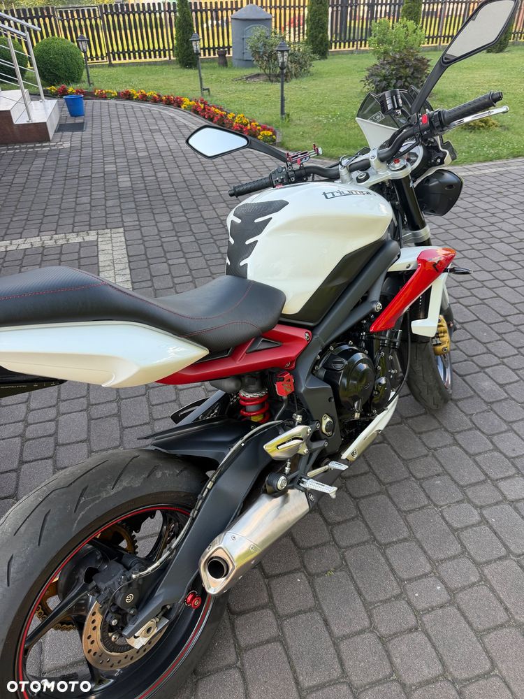 Triumph Street Triple - 4
