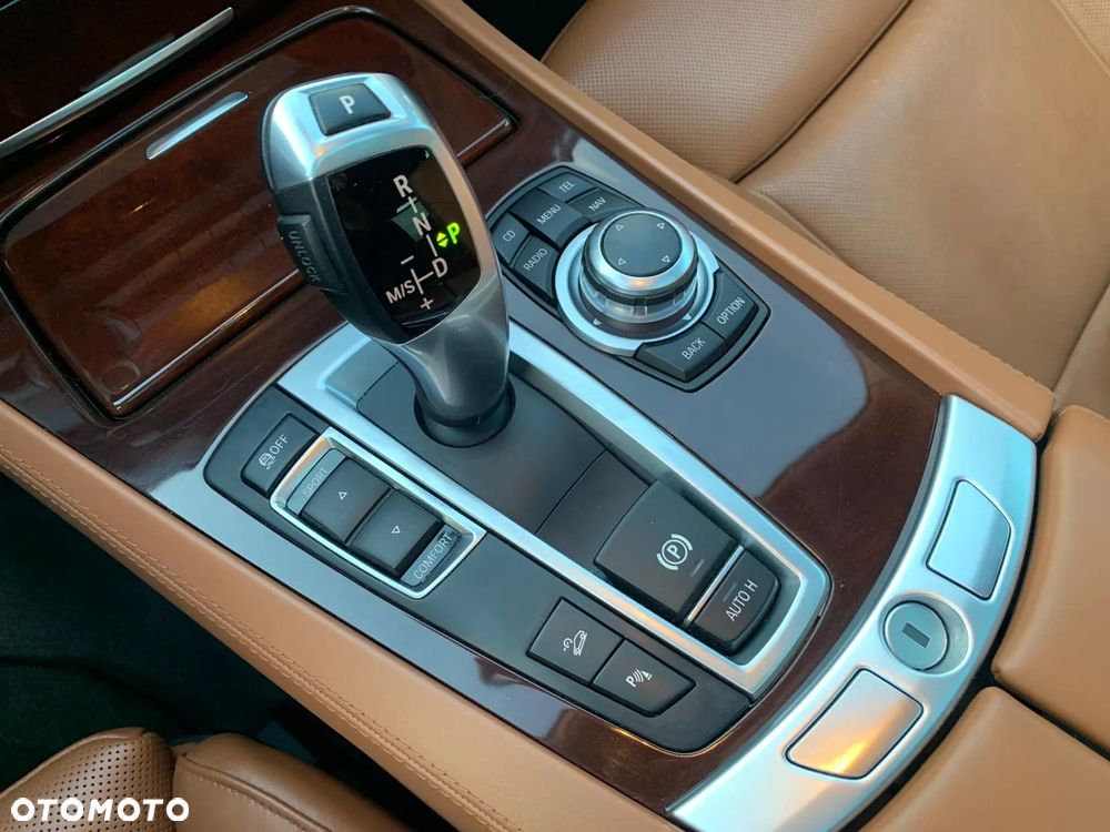 BMW Seria 7 740d xDrive - 16