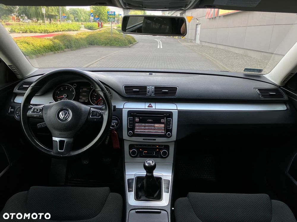 Volkswagen Passat 1.4 TSI Comfortline R-Style - 25