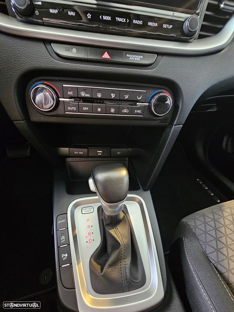 Kia Ceed SW 1.6 CRDi Drive+SRF 7DCT - 14