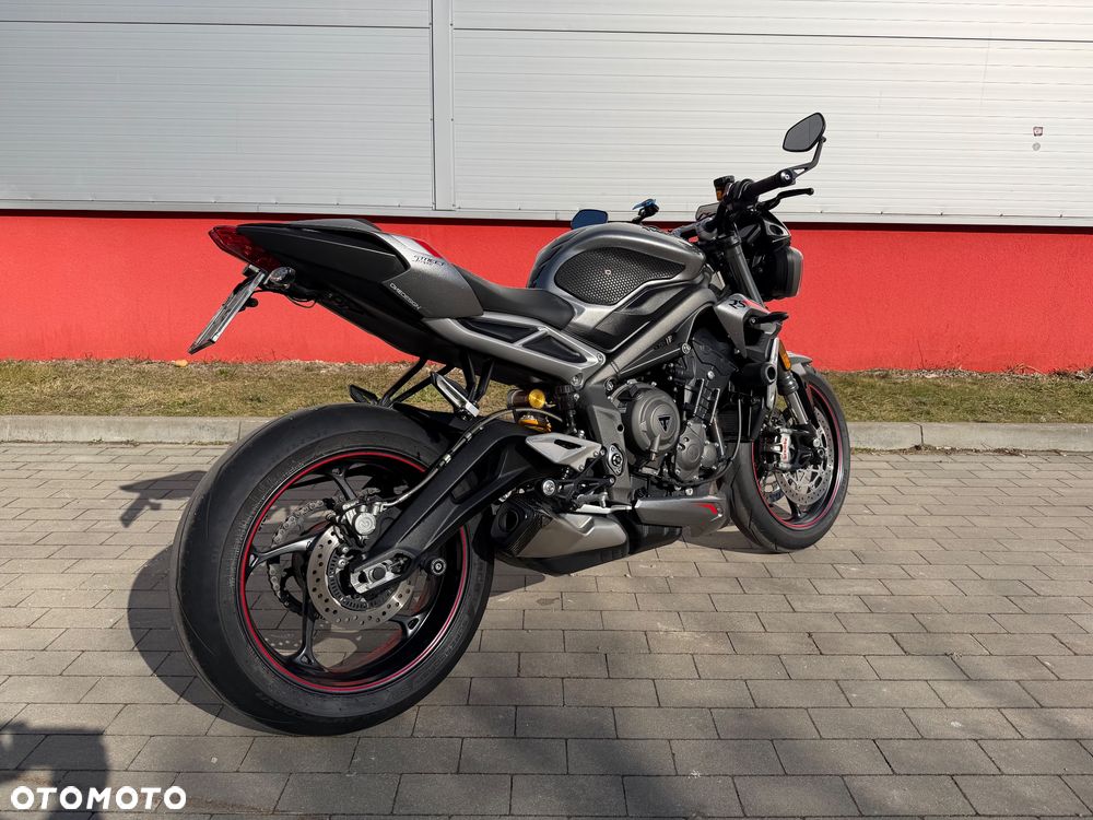 Triumph Street Triple - 7