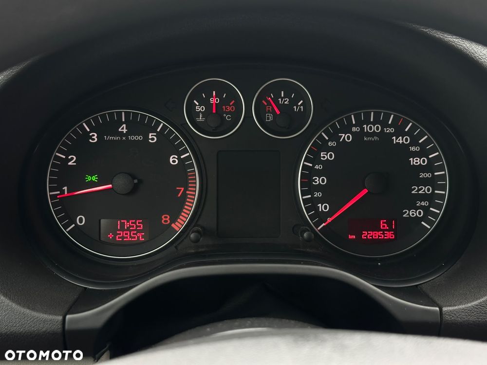 Audi A3 3-drzwiowe 1.6 Attraction - 20