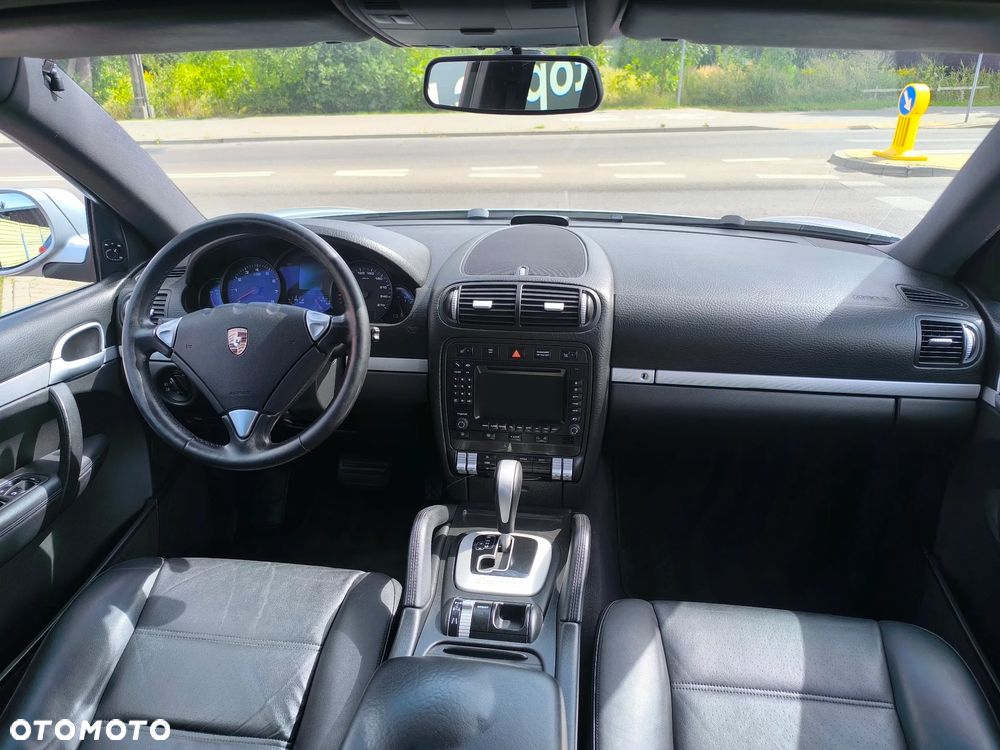 Porsche Cayenne - 12