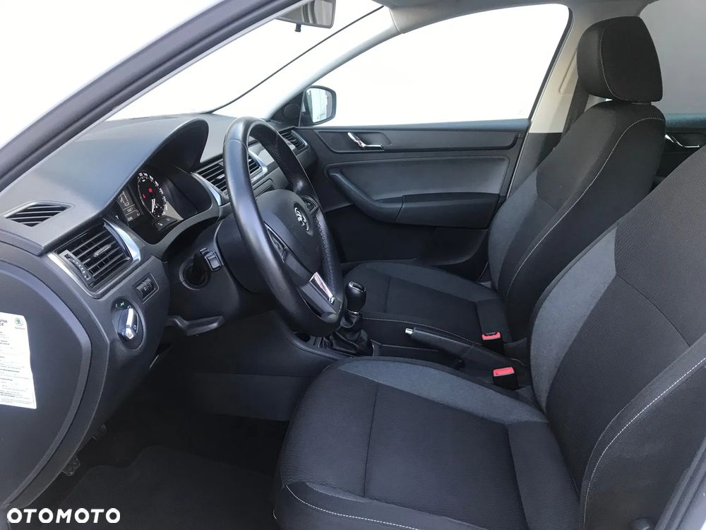 Skoda RAPID 1.2 TSI Edition - 31