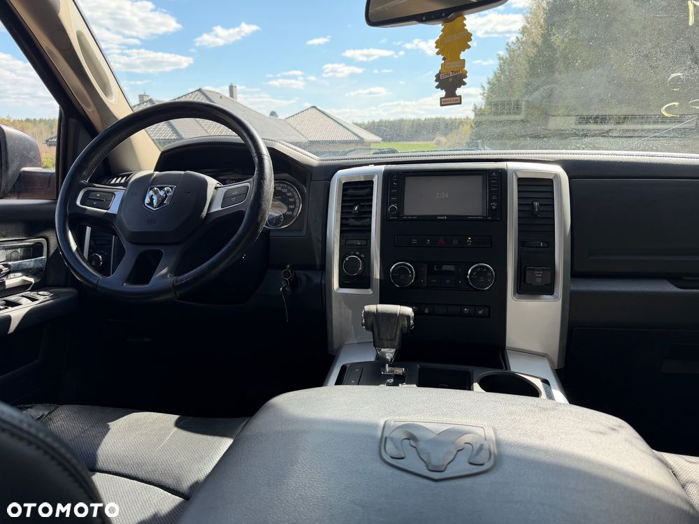 Dodge RAM 5.7 4x4 - 10