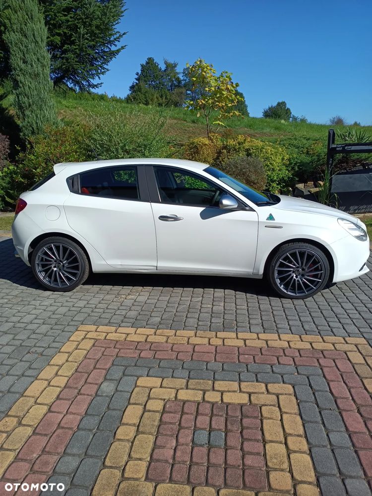 Alfa Romeo Giulietta 2.0 JTDM Veloce - 1