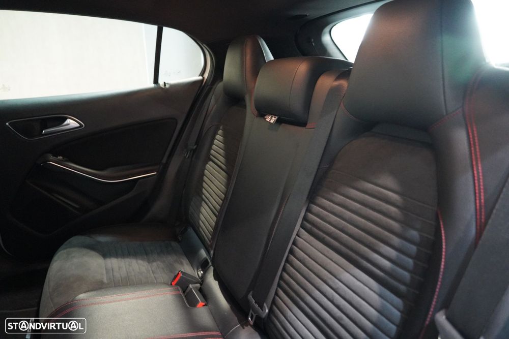 Mercedes-Benz GLA 180 CDI AMG Line - 31