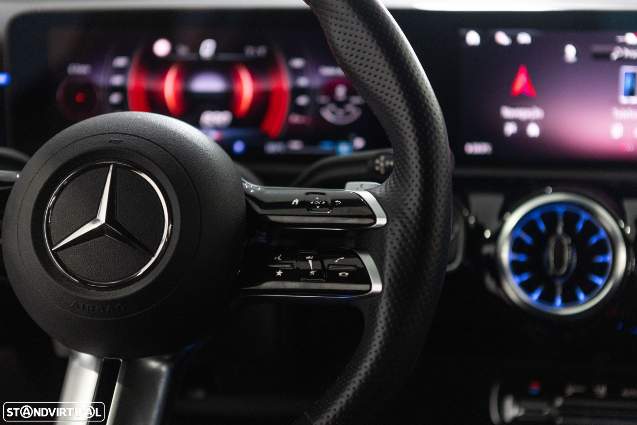Mercedes-Benz A 180 7G-DCT Advanced AMG Line - 30