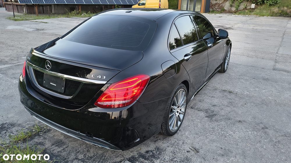 Mercedes-Benz Klasa C AMG 43 4Matic 9G-TRONIC - 17