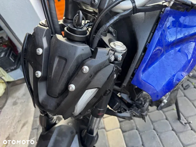 Yamaha MT - 8