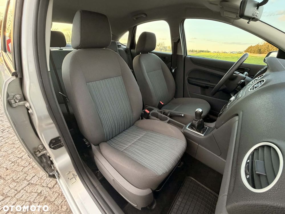 Ford Focus 1.6 Ambiente - 7