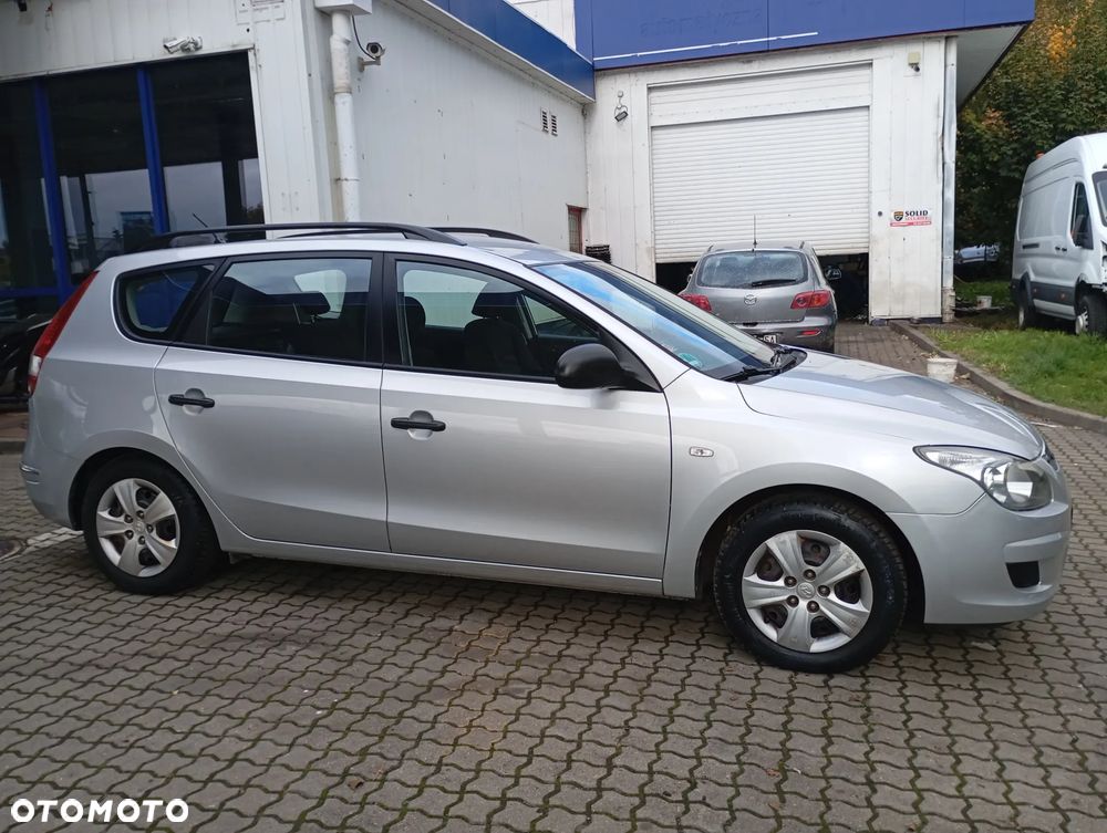Hyundai i30 i30cw 1.4 blue Comfort - 24